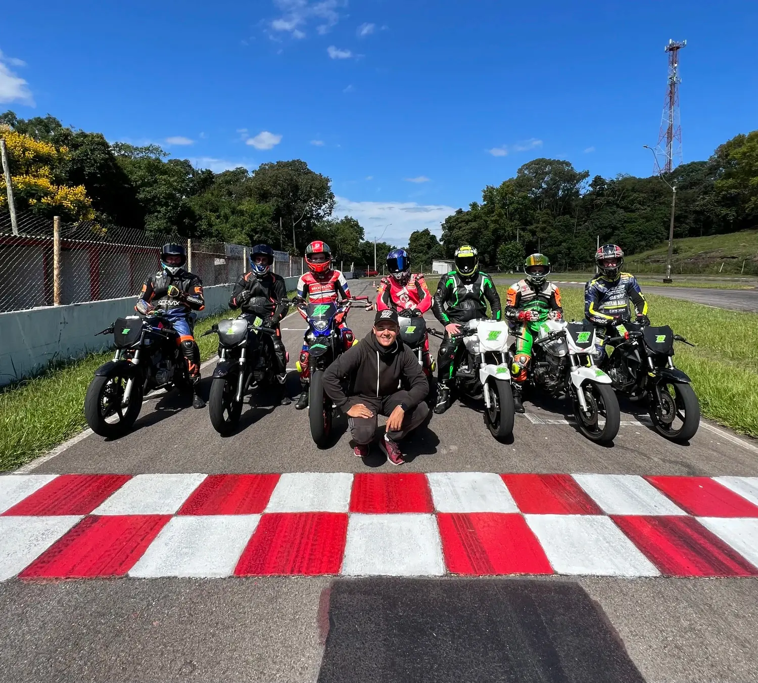 Imagem de uma aula com o professor Hebert Pereira